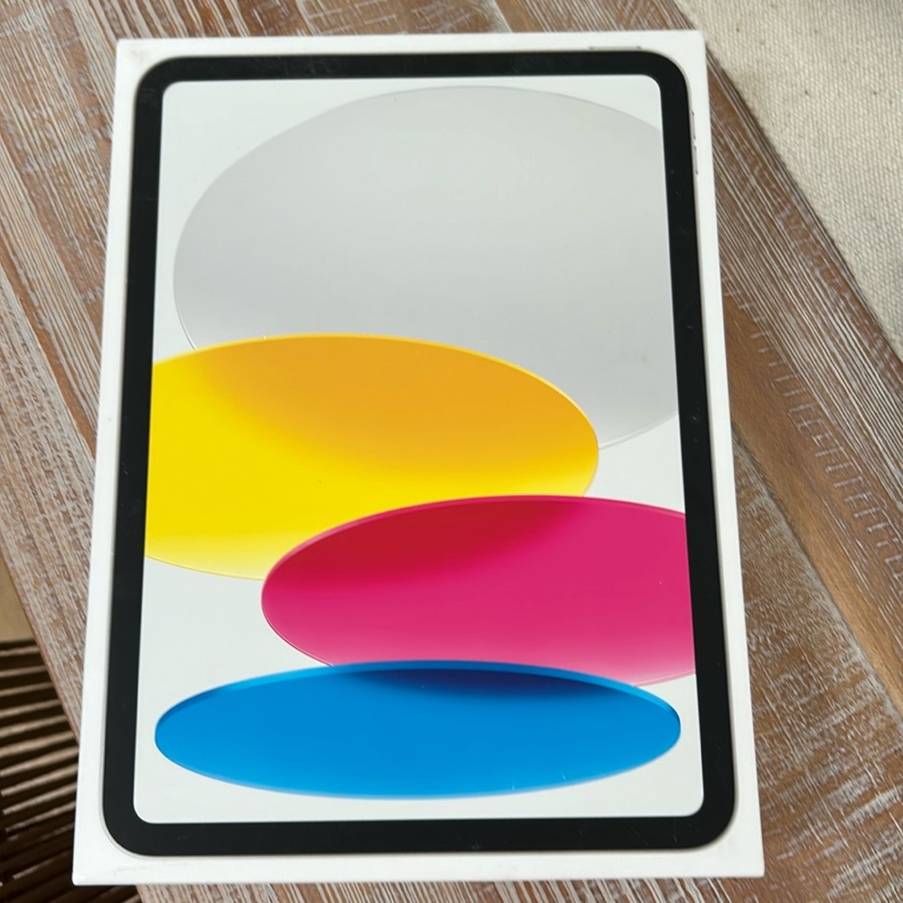 IPAD GENERATION 10 SEALED AND BRAND NEW